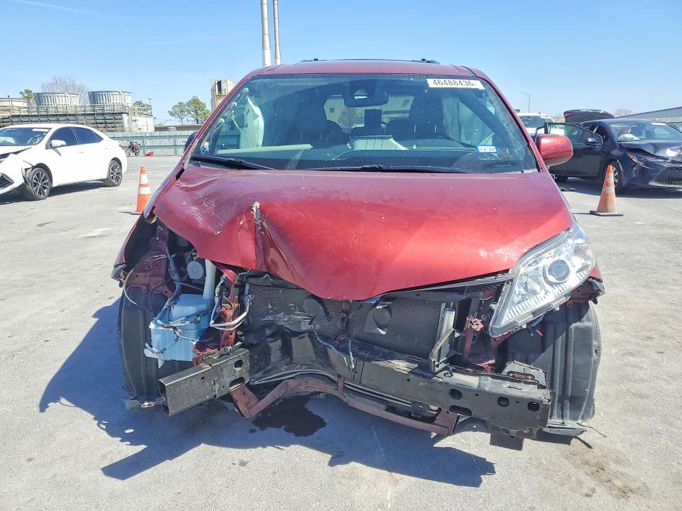 2020 Toyota Sienna xle 8-passenger