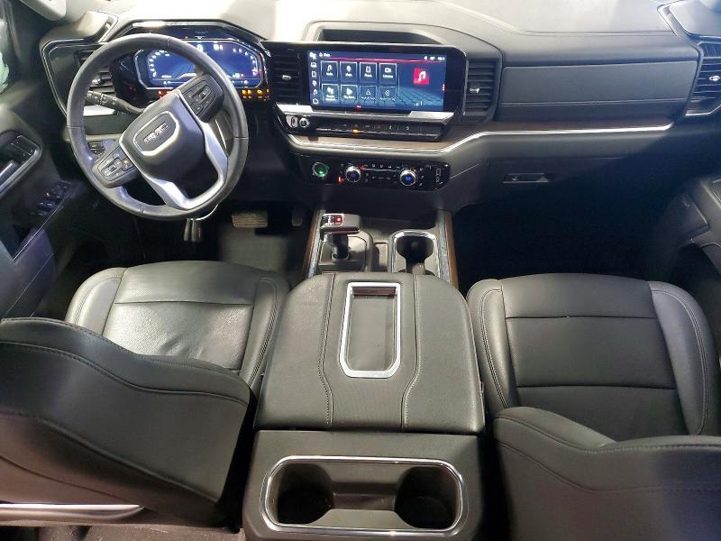 2022 GMC Sierra K1500 SLT