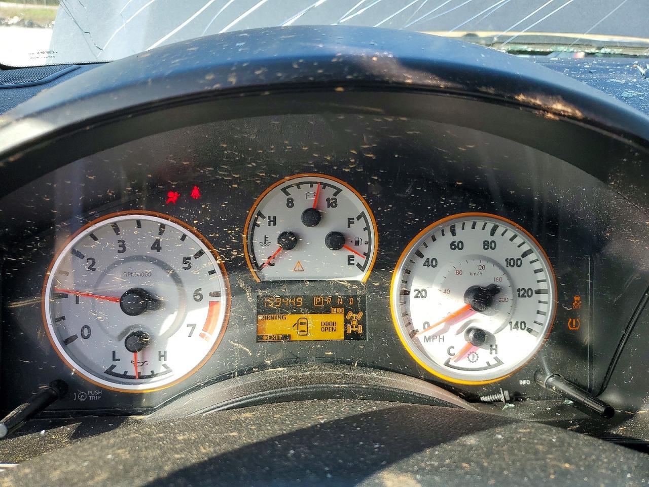 2013 Nissan Titan SV