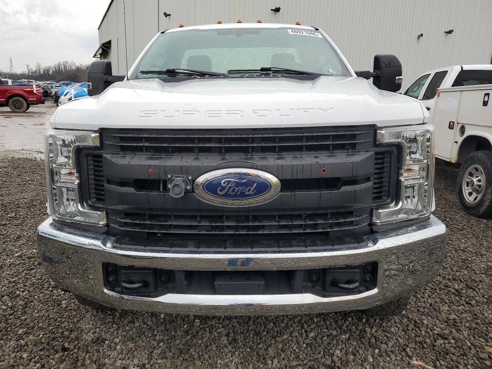 2017 Ford F250 Super Duty Utility / Service Truck