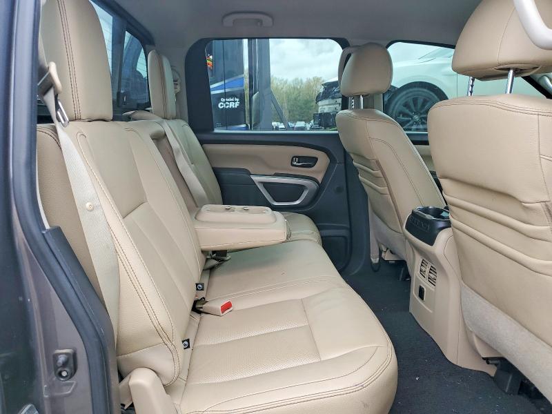 2017 Nissan Titan sl