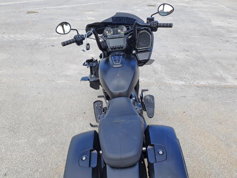 2021 Indian Motorcycle Co. Challenger Dark Horse
