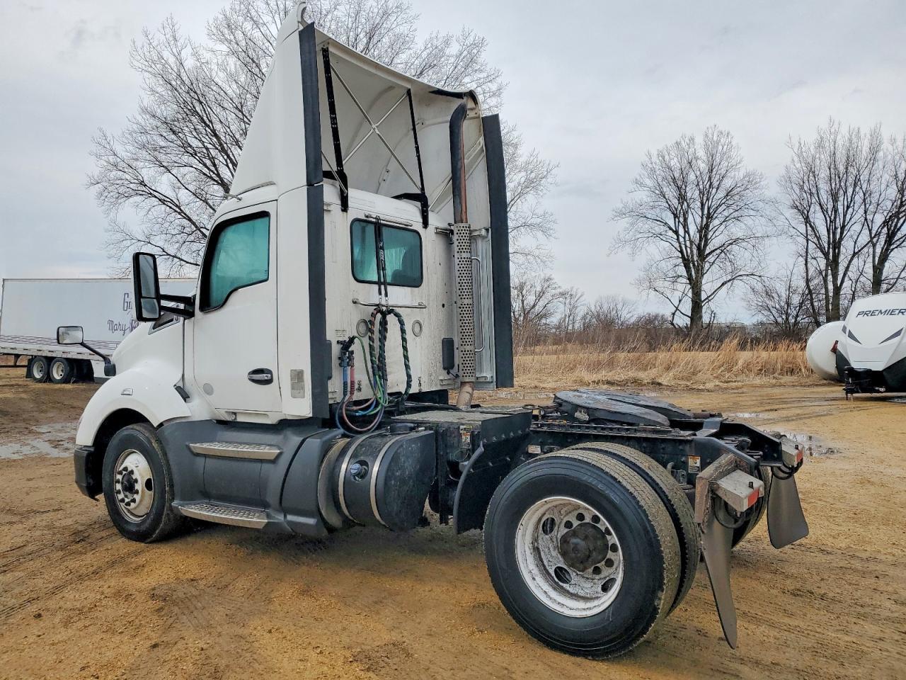 2018 Kenworth T680 Semi Truck