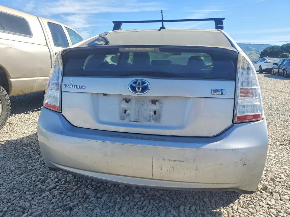 2010 Toyota Prius iii