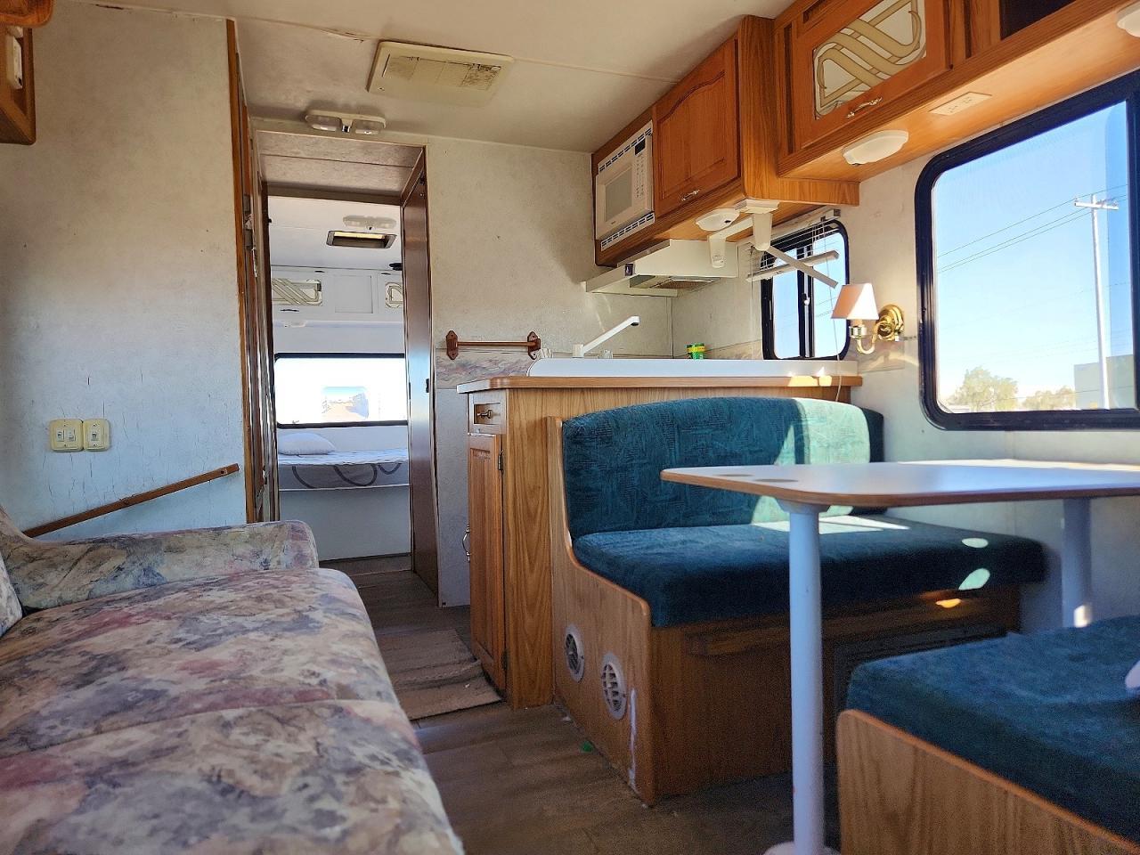 1998 Ford Econoline E450 Super Duty Cutaway Van RV