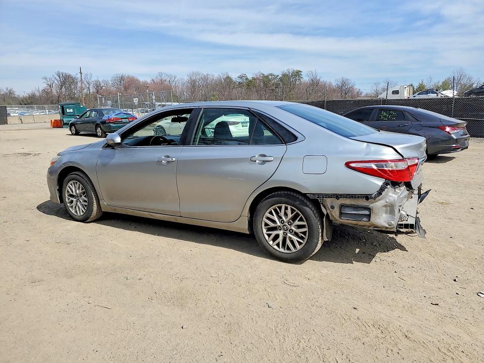 2016 Toyota Camry le