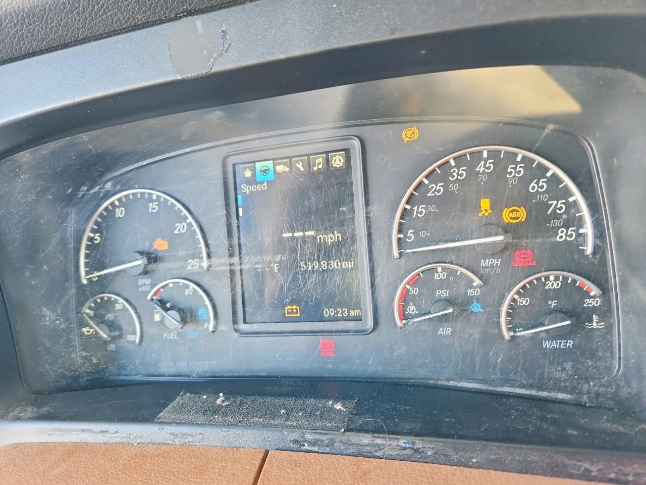 2022 Freightliner Cascadia 126 Semi Truck