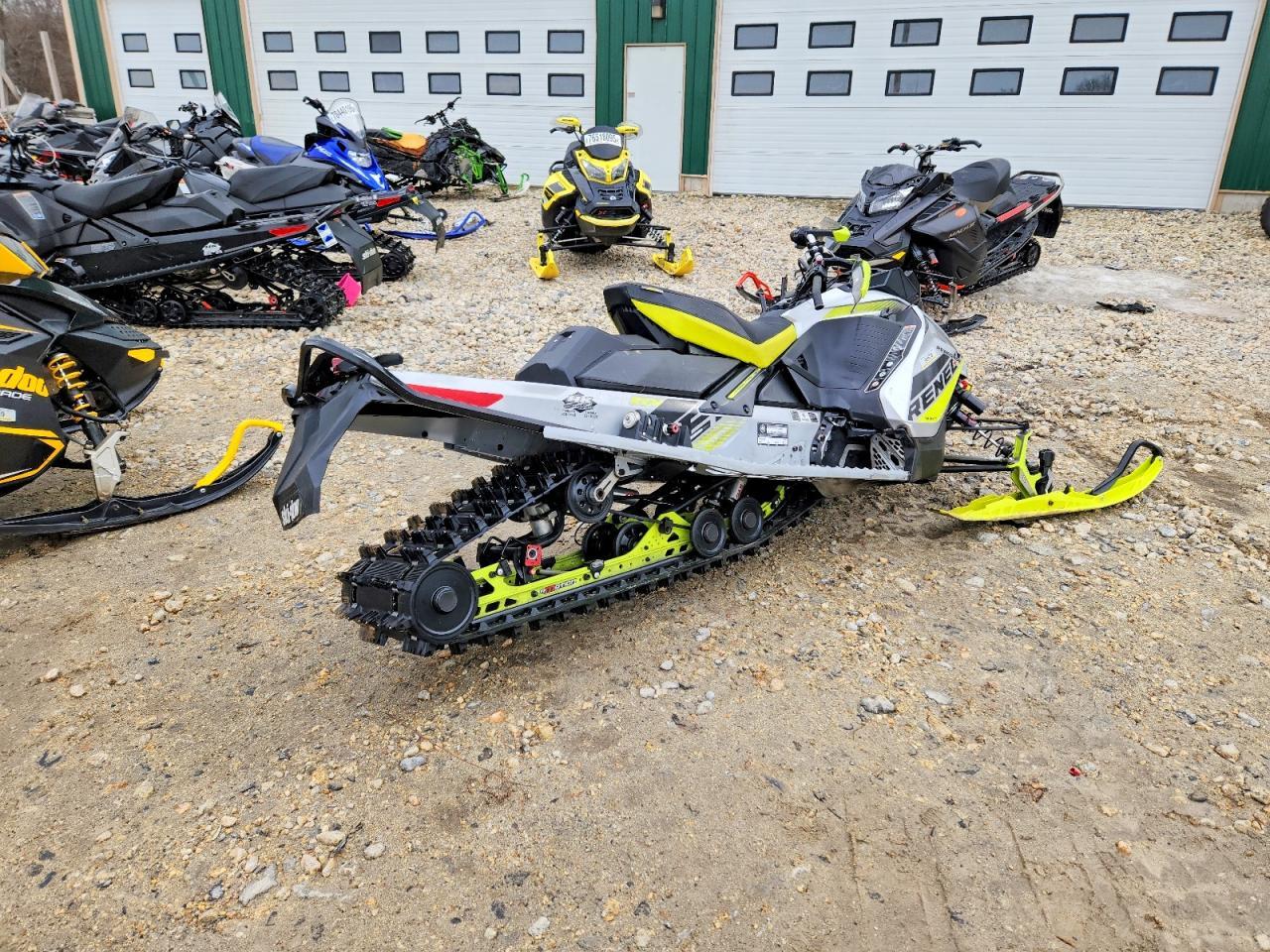 2017 Skidoo 2017 SKI DOO Renegade XRS