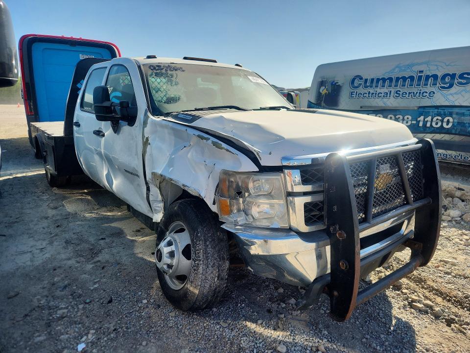2014 Chevrolet Silverado Flatbed Truck