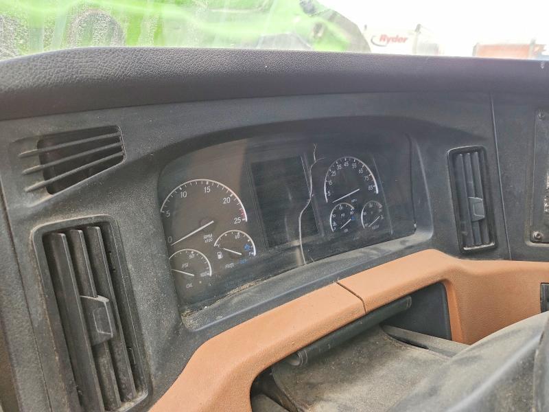 2020 Freightliner Cascadia 126
