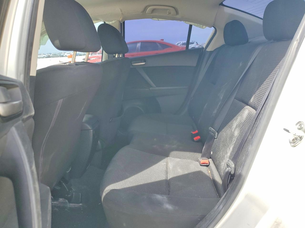 2013 Mazda 3 I