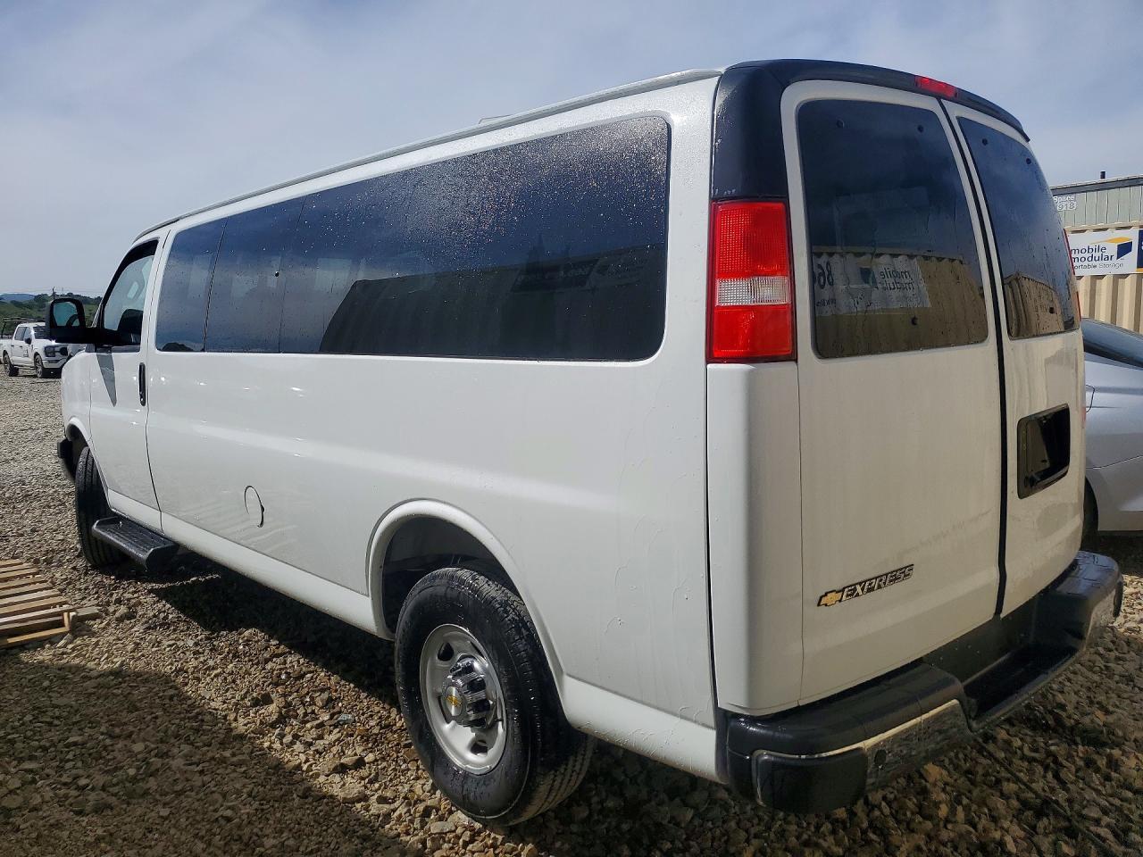 2025 Chevrolet Express G3500 LT