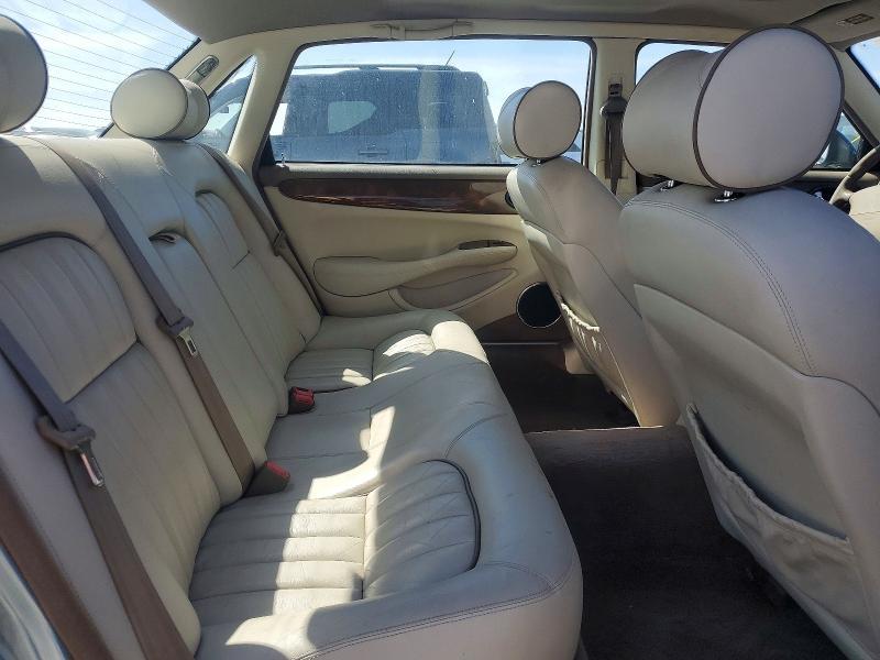 2001 Jaguar XJ8