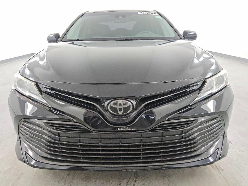 2019 Toyota Camry le