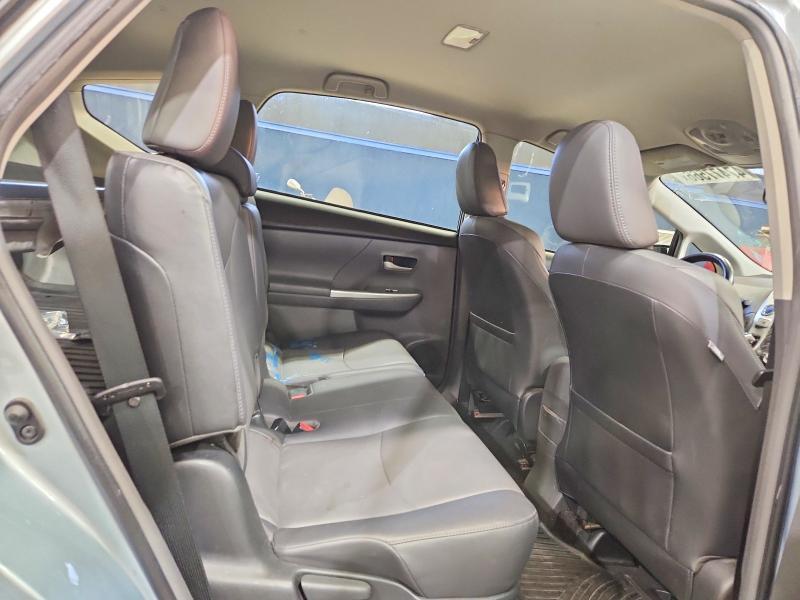 2013 Toyota Prius v Five