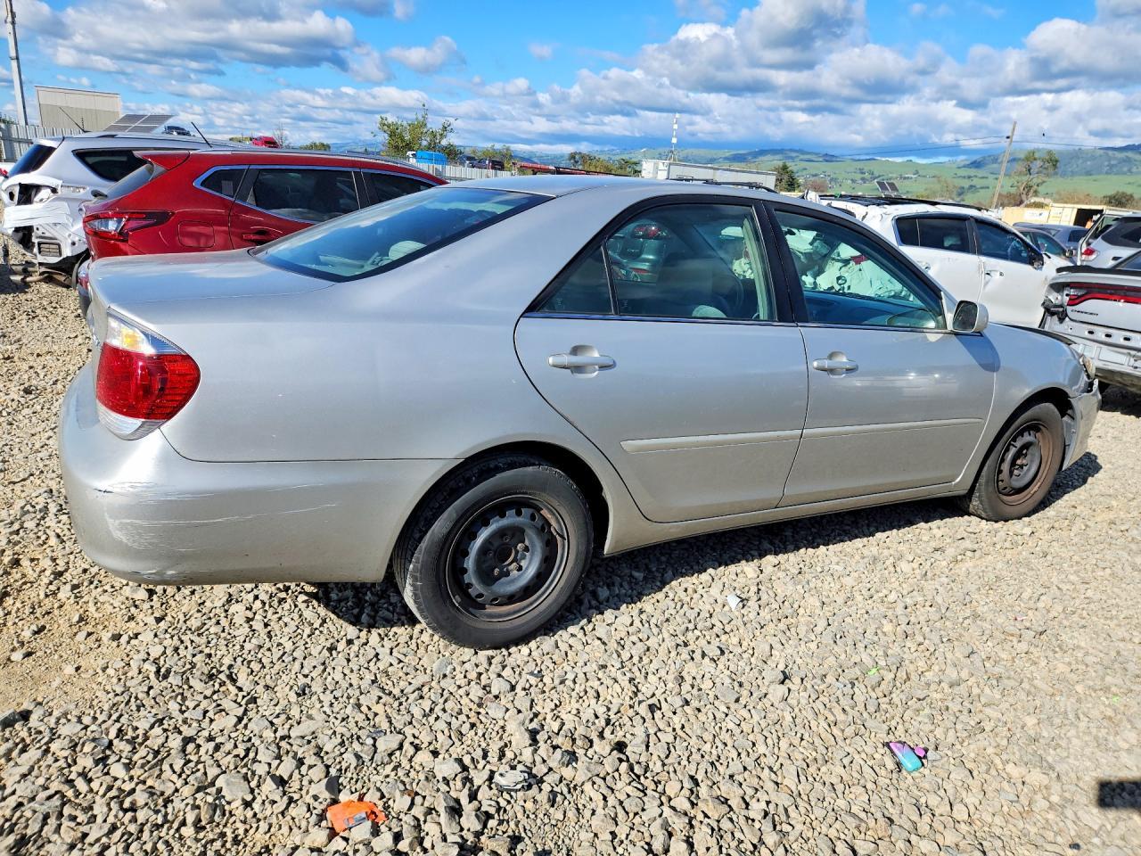 2005 Toyota Camry le