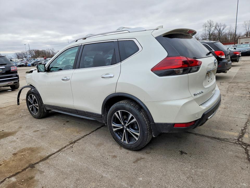2020 Nissan Rogue sv
