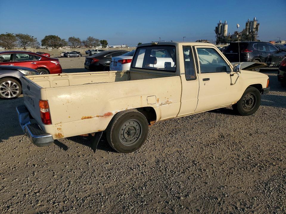 1984 Toyota Pickup Deluxe