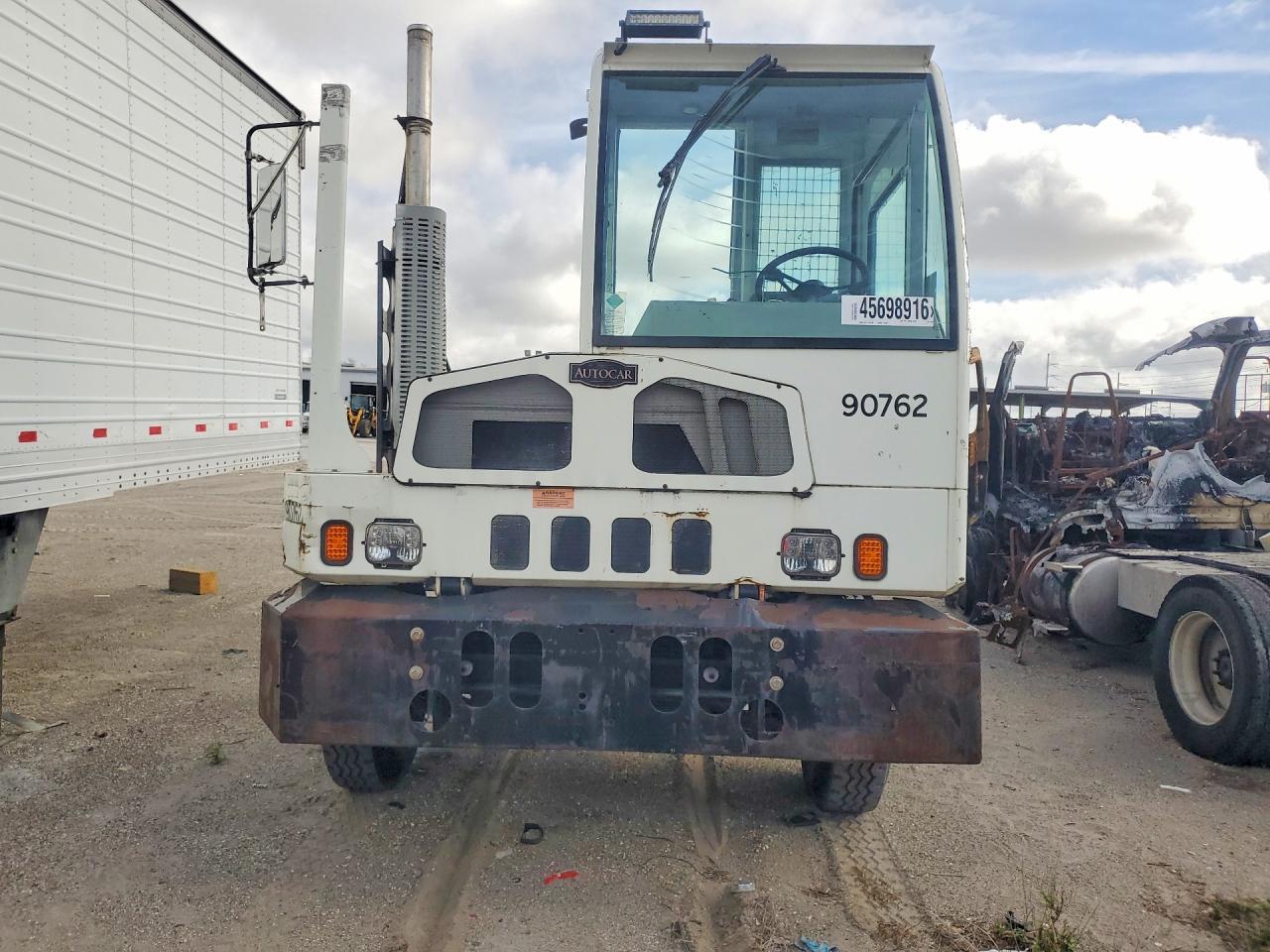 2015 Autc 2015 Autocar XSPOTTER-OFF Yard Truck