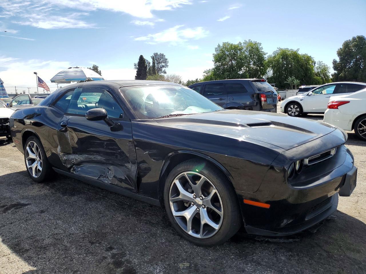 2015 Dodge Challenger sxt Plus