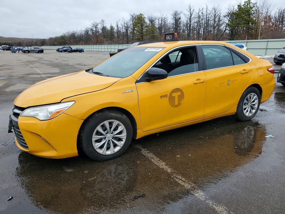 2015 Toyota Camry Hybrid le