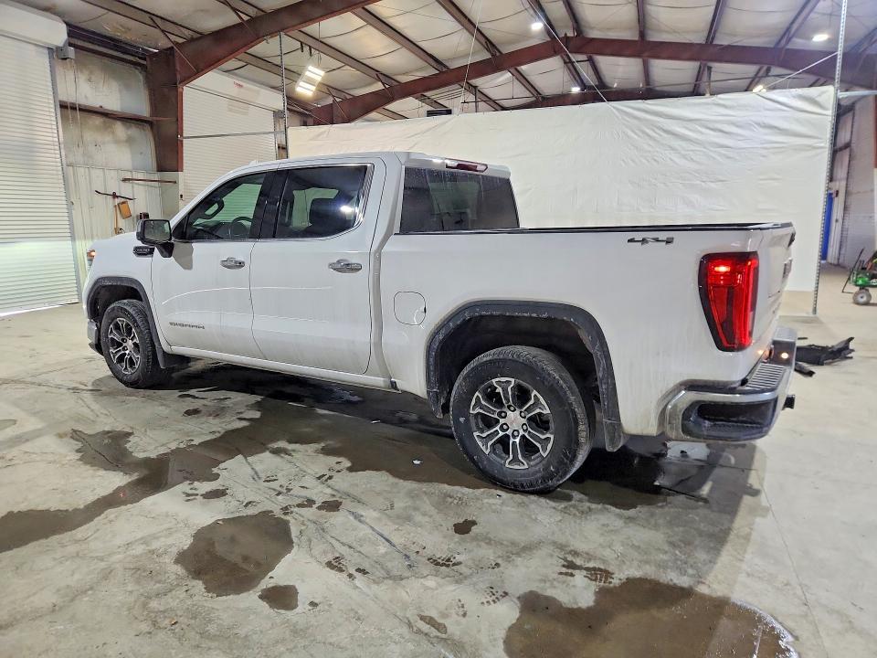 2025 GMC Sierra K1500 slt