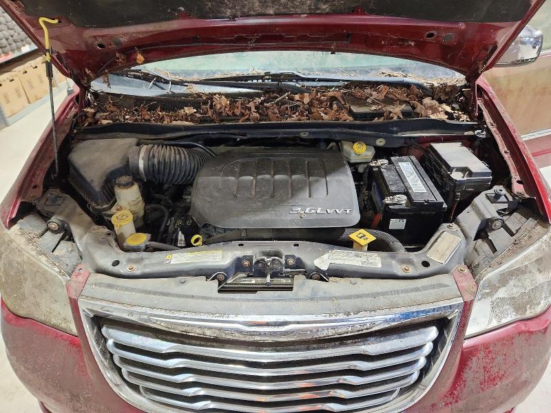 2012 Chrysler Town & Country Touring l