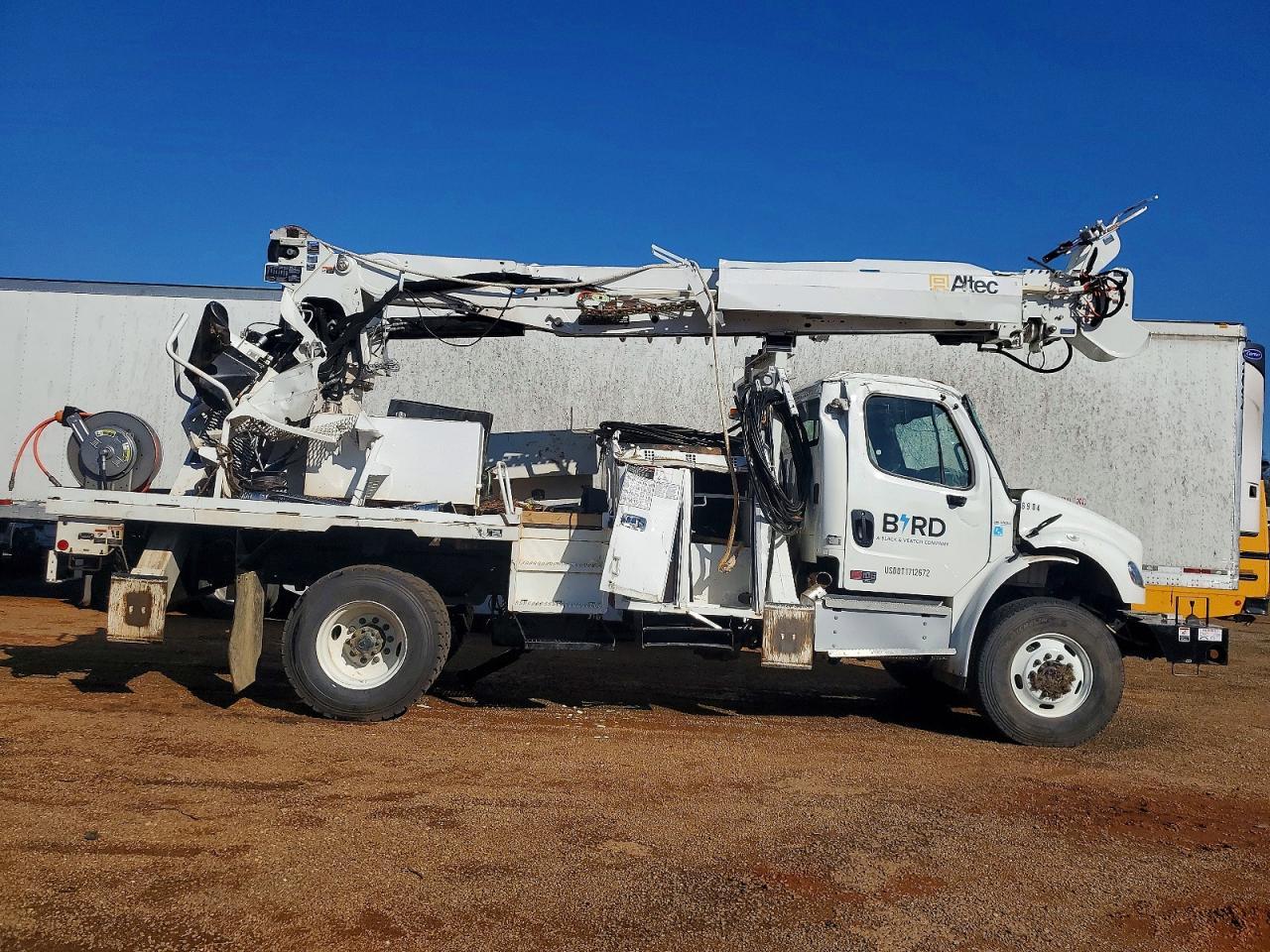 2025 Freightliner Business Class M2 Digger Derrick Truck