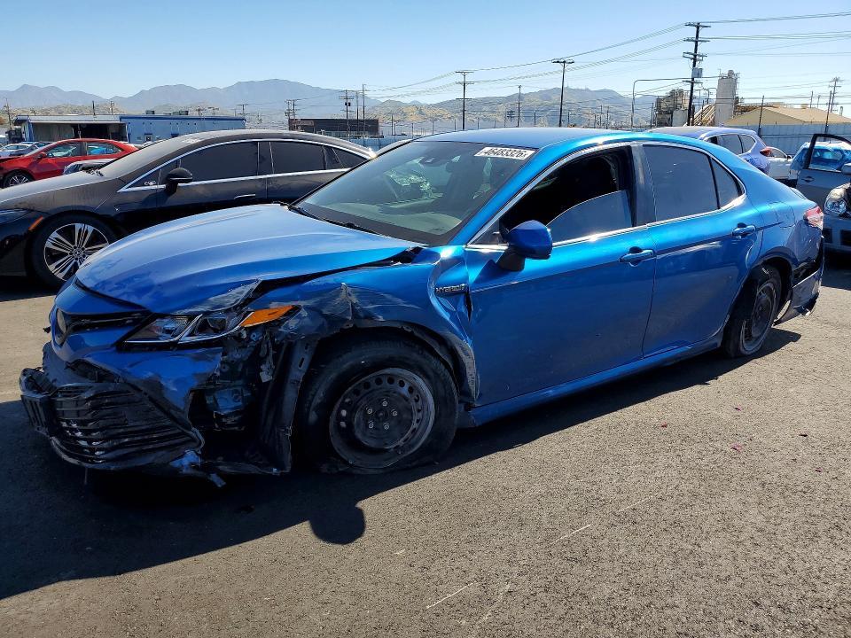 2020 Toyota Camry Hybrid le