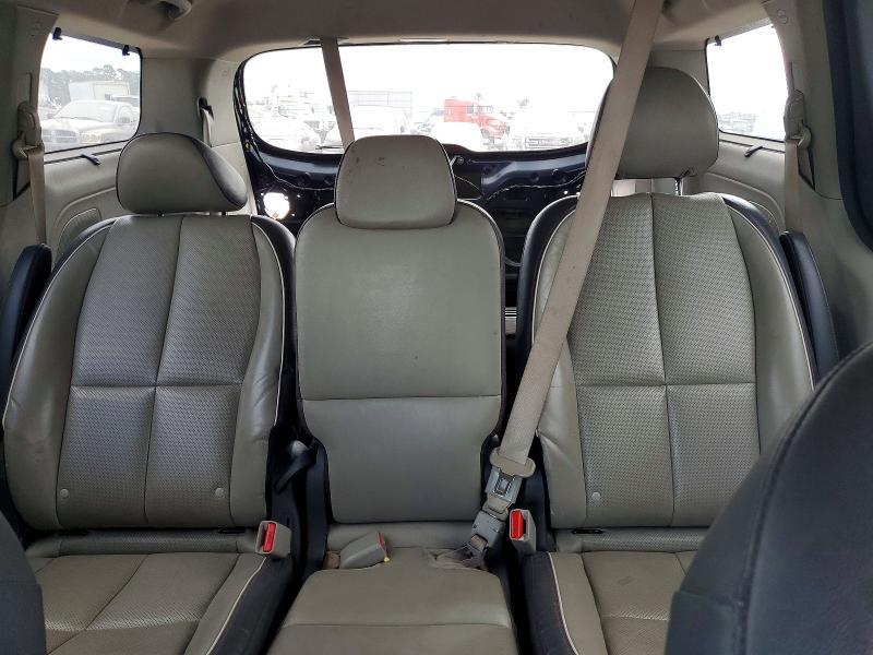 2016 KIA Sedona sx