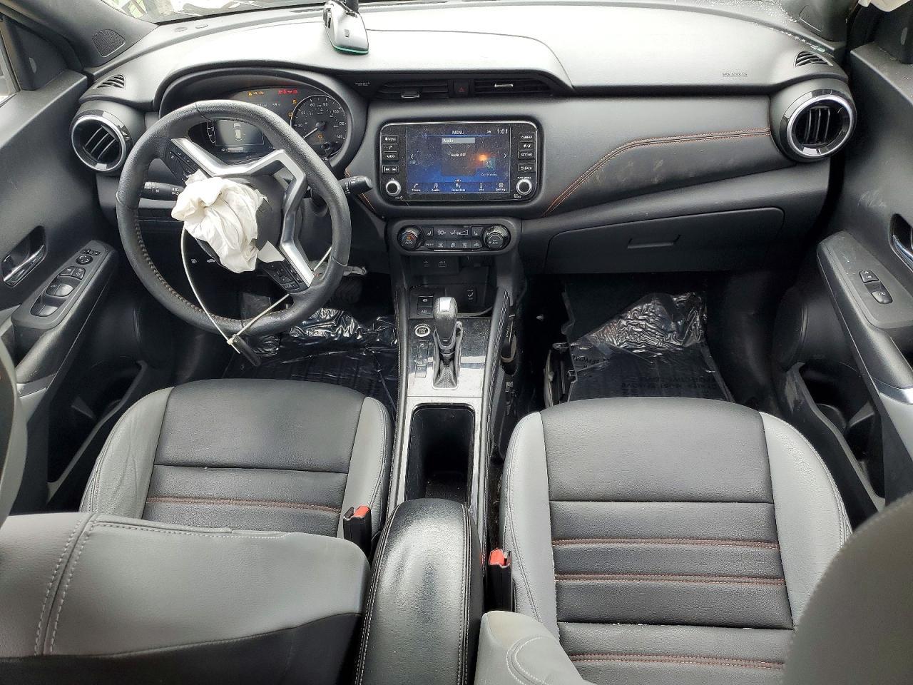 2021 Nissan Kicks sr