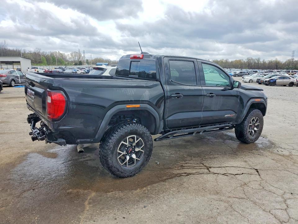 2025 GMC Canyon AT4