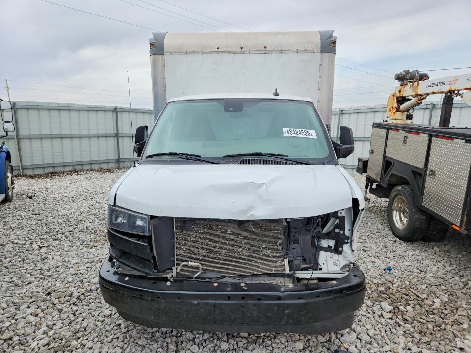 2021 GMC Savana CUT-BOX Truck