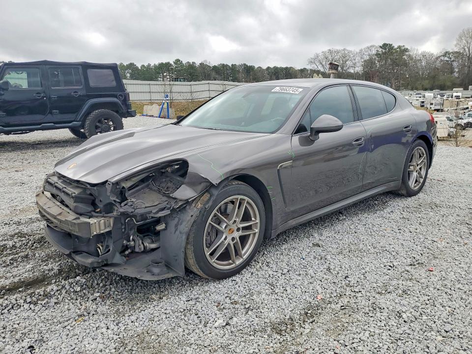 2014 Porsche Panamera 2