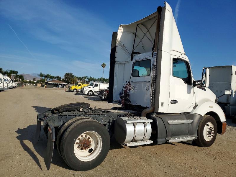 2017 Kenworth T680 Semi Truck