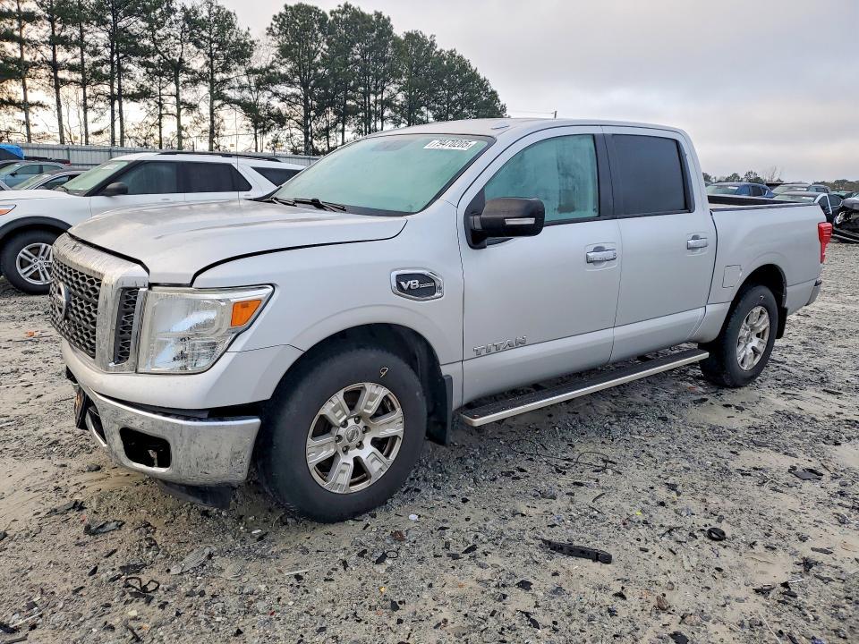 2017 Nissan Titan SV