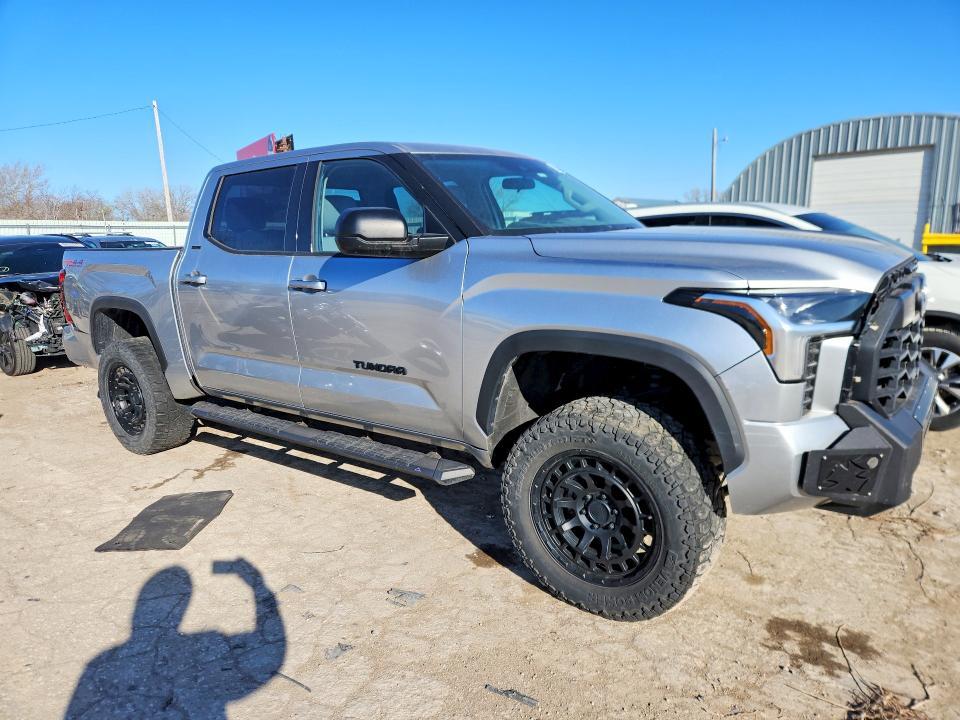 2022 Toyota Tundra SR5