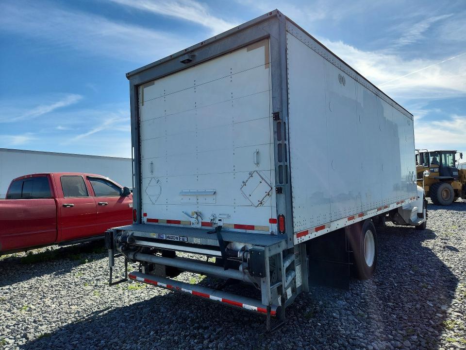 2019 Peterbilt 348 BOX Truck
