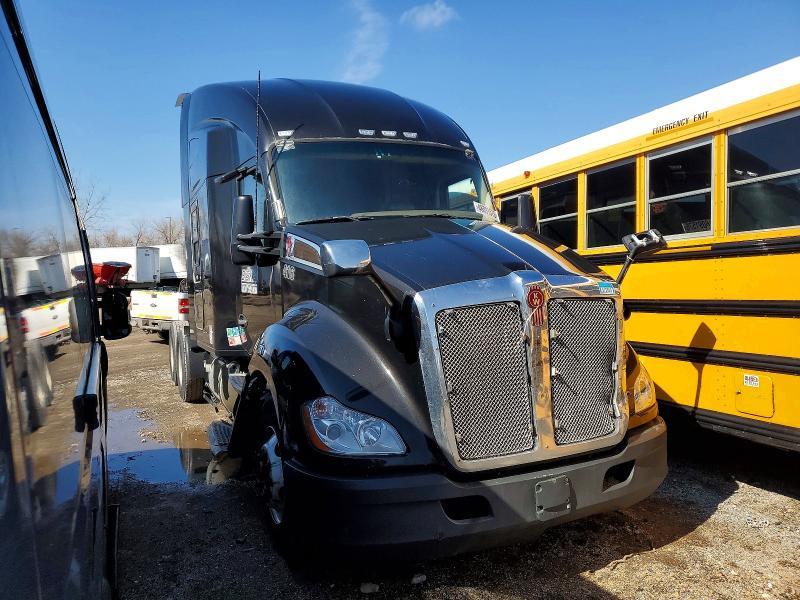 2018 Kenworth T680 Semi Truck