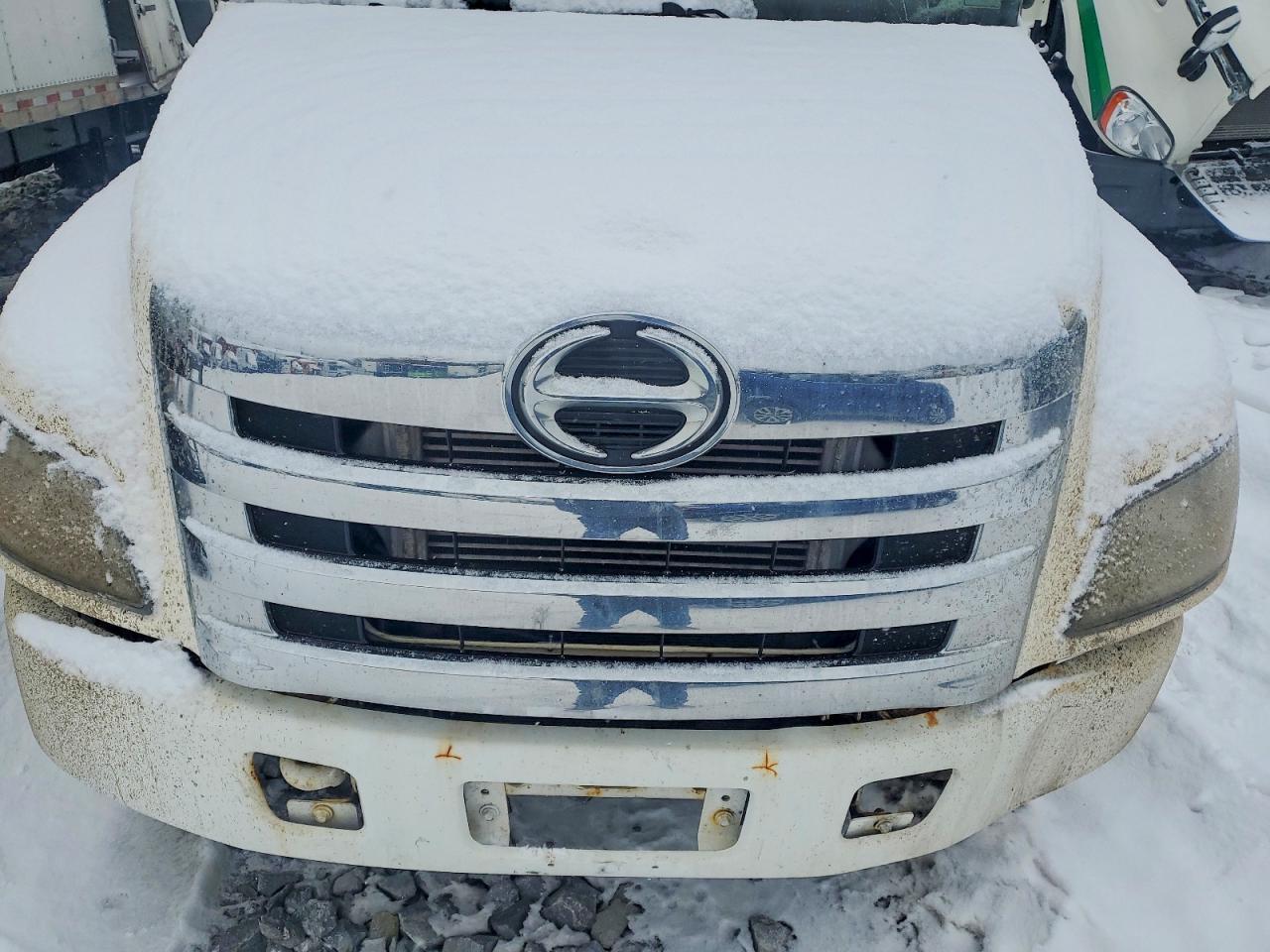 2014 Hino 268 Flatbed Truck