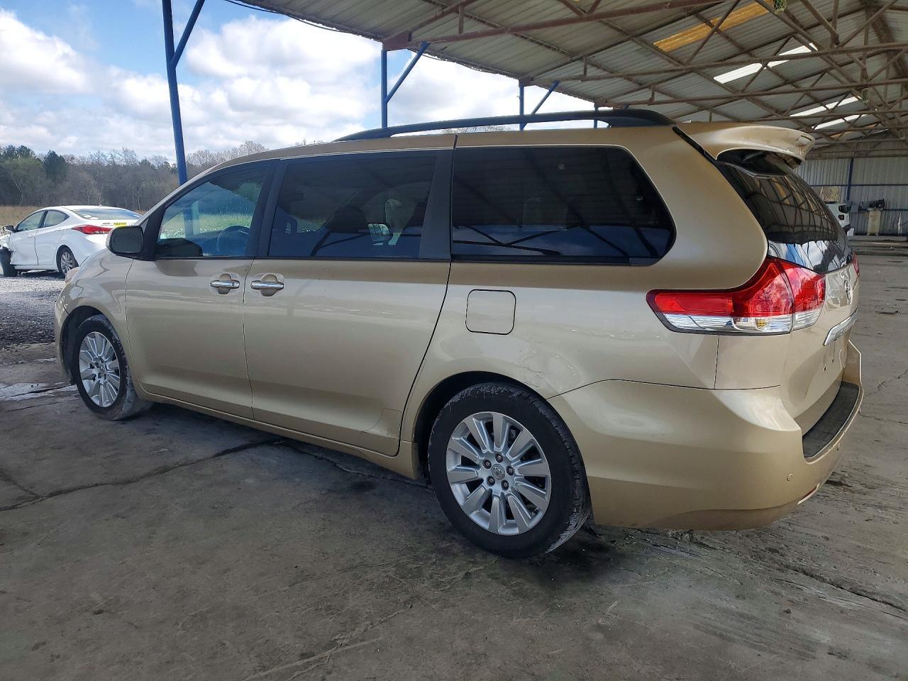 2011 Toyota Sienna Limited 7-passenger