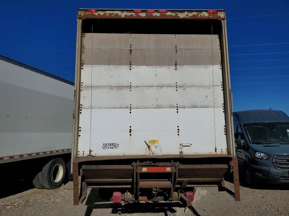 1999 International 4900 BOX Truck