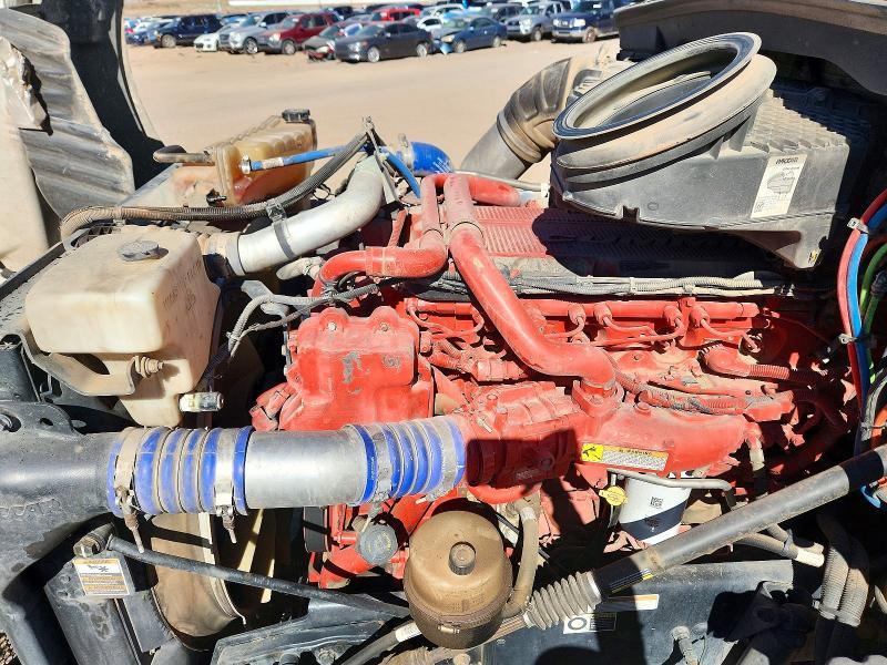 2017 Peterbilt 579 Semi Truck