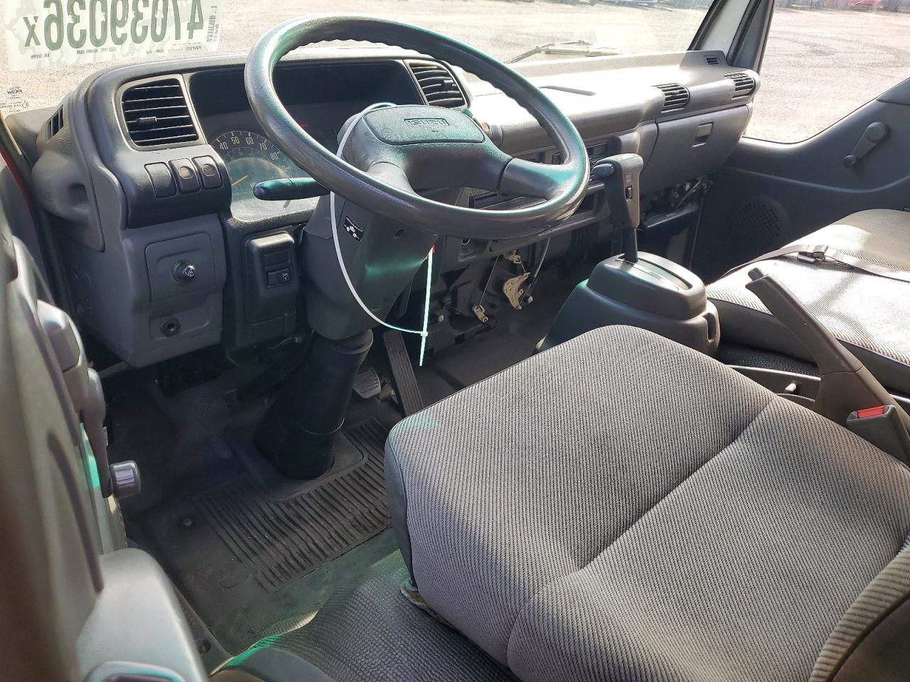 2002 Isuzu NPR HD BOX Truck