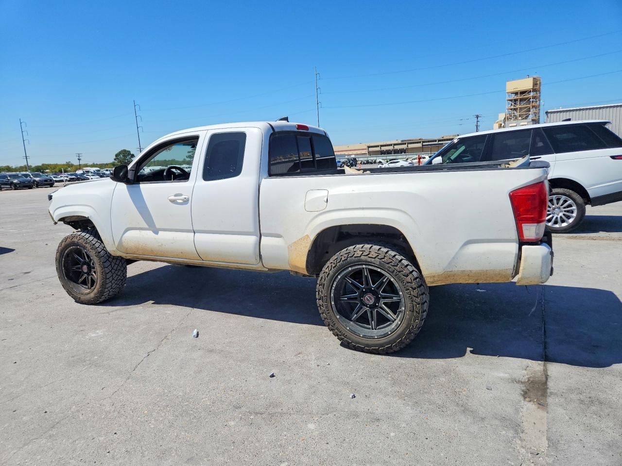 2017 Toyota Tacoma SR
