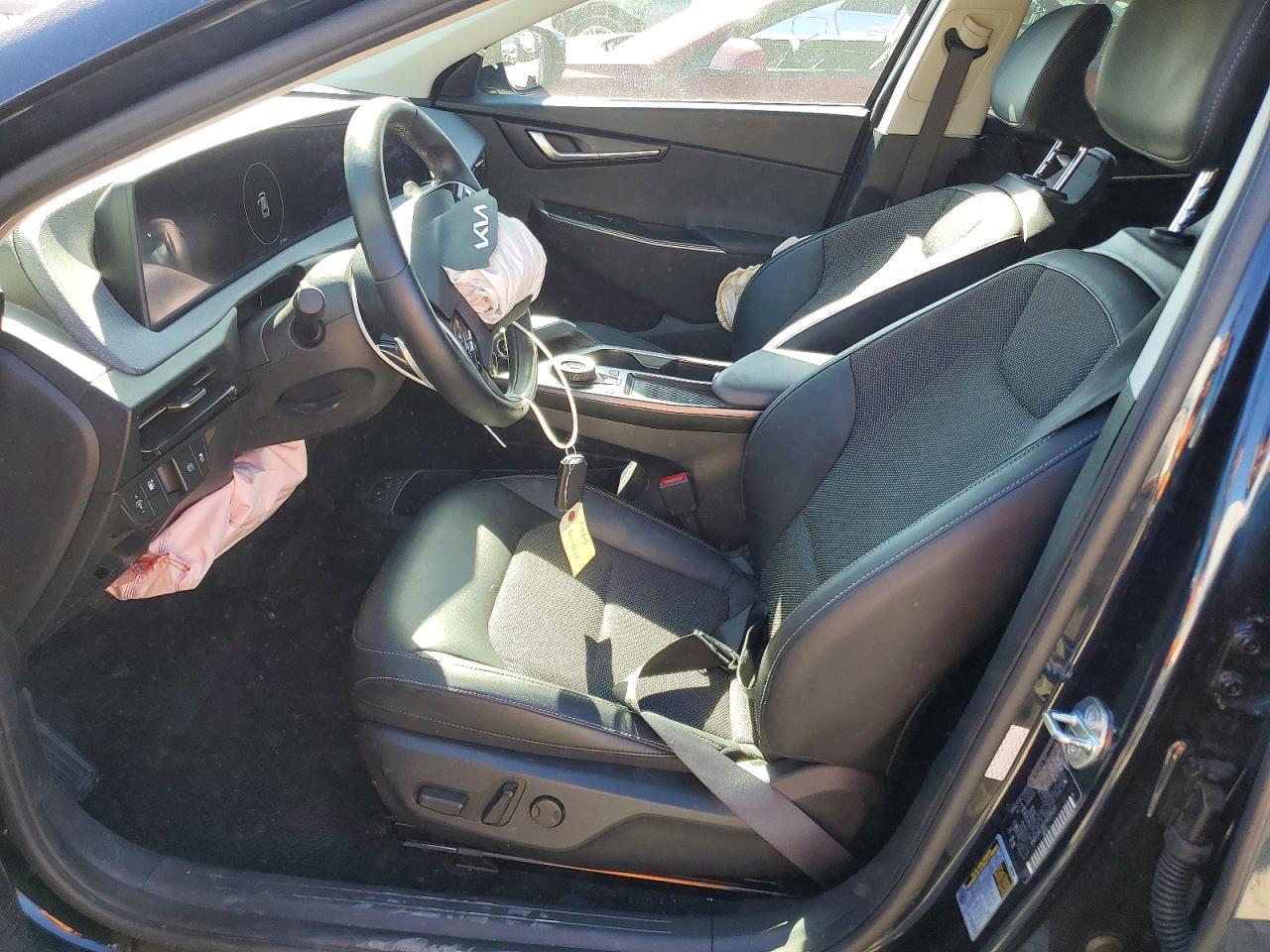 2023 KIA EV6 Light