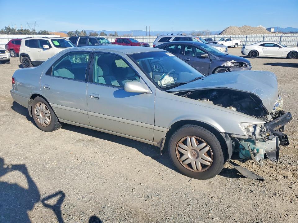 2001 Toyota Camry le