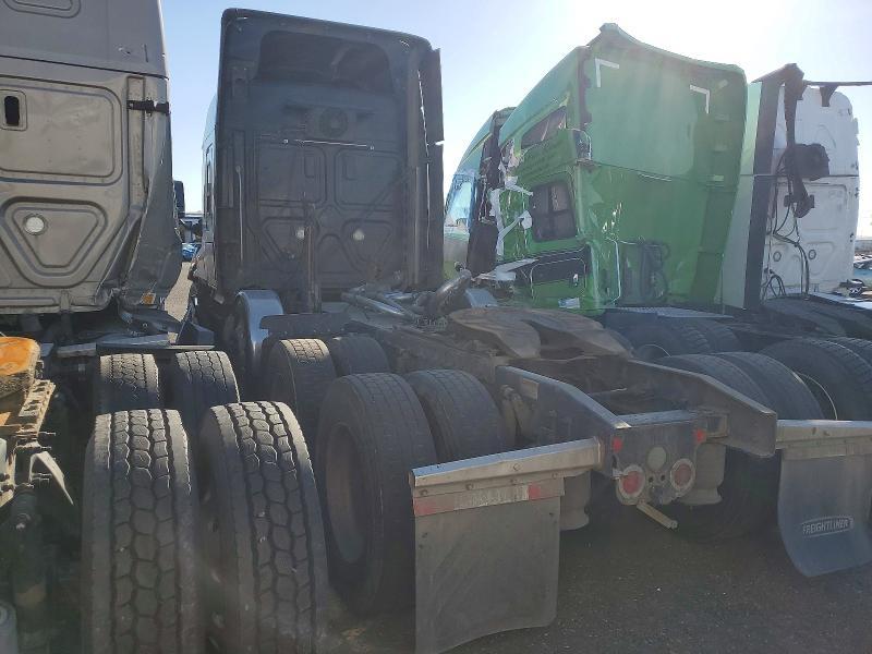 2017 Freightliner Cascadia 125