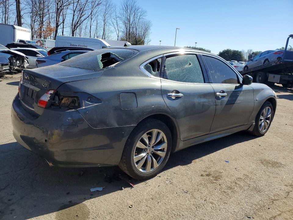 2014 Infiniti Q70 3.7