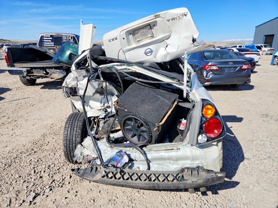 2002 Niss Altima 2.5 s